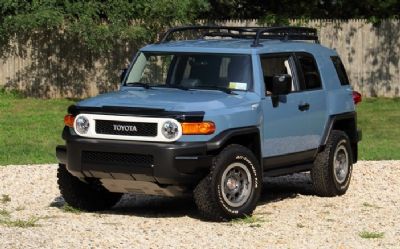 2014 Toyota FJ Cruiser SUV