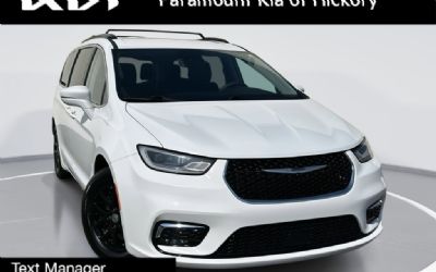 Photo of a 2022 Chrysler Pacifica Touring L for sale