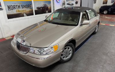 2000 Lincoln Town Car 