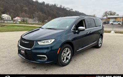 Photo of a 2022 Chrysler Pacifica Limited for sale