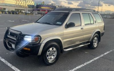 Photo of a 1999 Nissan Pathfinder SUV for sale