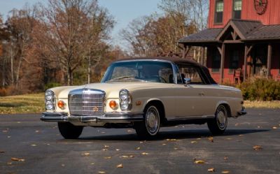 Photo of a 1971 Mercedes-Benz 280SE Convertible for sale