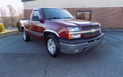 Photo of a 2004 Chevrolet Silverado 1/2 Ton for sale