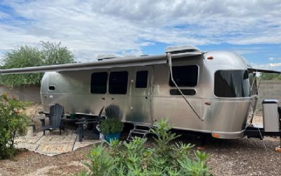 Photo of a 2022 Airstream Flying Cloud 30FB Bunk for sale