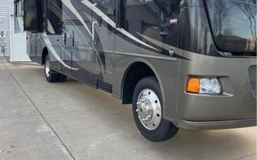 Photo of a 2012 Winnebago Vista 35F for sale