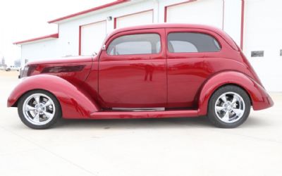 1937 Ford Tudor Slant Back