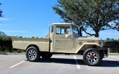 Photo of a 1976 Toyota Land Cruiser HJ45 Pickup for sale