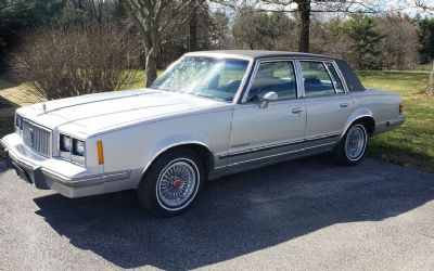 Photo of a 1986 Pontiac Bonneville for sale