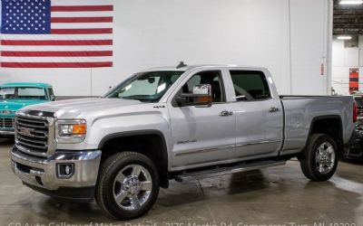 Photo of a 2015 GMC Sierra 2500HD SLT 4X4 4DR Crew 2015 GMC Sierra 2500HD SLT 4X4 4DR Crew Cab SB for sale