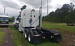 2015 FLGF4156 Sleeper Semi Tractor Thumbnail 3