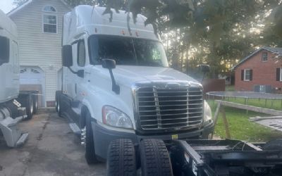 Photo of a 2015 Freightliner Fsgg6144 Sleeper Semi Truck Tractor Fedex Compliant Fcam Omnitrac for sale