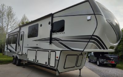 Photo of a 2022 Keystone Montana 3855BR for sale