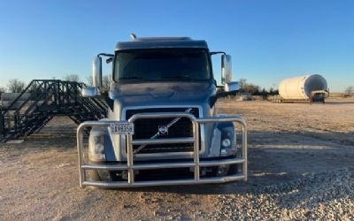 2014 Volvo VNL6400 Sleeper Truck 