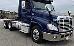 2013 Cascadia 125 Thumbnail 4