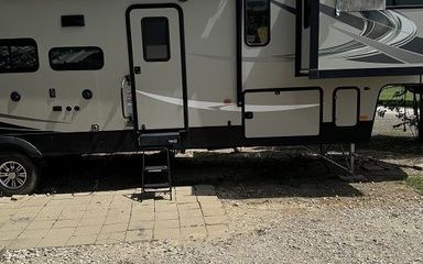 2019 Coachmen Chaparral 370FL