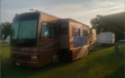 Photo of a 2004 Fleetwood Discovery 39L for sale