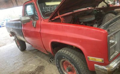 Photo of a 1984 Chevrolet C/K 2500 Series 4X4 With Plow And Body Parts for sale