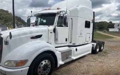 2013 Peterbilt 386 Sleeper Truck 