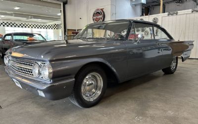 Photo of a 1961 Ford Galaxie Starliner for sale