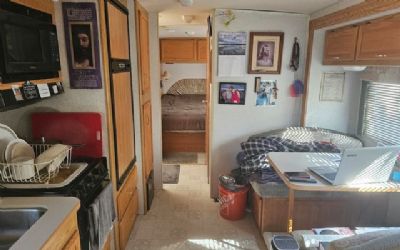 2002 Winnebago Sightseer 