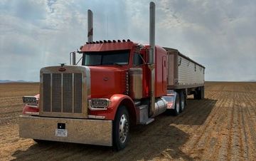 1995 Peterbilt 379 Flat Top Sleeper