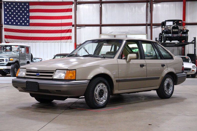 1989 Escort LX Image