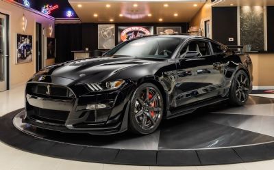 Photo of a 2021 Ford Mustang Shelby GT500 Carbon FI 2021 Ford Mustang Shelby GT500 for sale