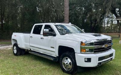 Photo of a 2019 Chevrolet Silverado 3500HD High Country 4X4 4DR Crew Cab DRW for sale