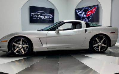 Photo of a 2005 Chevrolet Corvette Base 2DR Coupe for sale