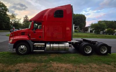 Photo of a 2014 Mack Pinnacle Sleeper Truck for sale