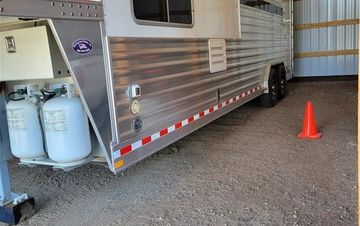 Photo of a 2017 Elite Trailer MFG 3 Horse Gooseneck With Living for sale