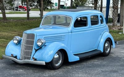 Photo of a 1935 Ford Model 48 Trunkback Fordor Stre 1935 Ford Sedan Fordor Deluxe Humpback Street Rod for sale