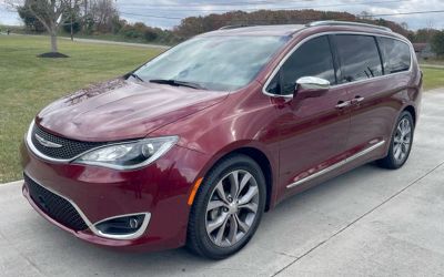 Photo of a 2019 Chrysler Pacifica Limited 4 Dr. Mini-Van for sale