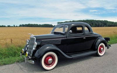 Photo of a 1935 Ford Deluxe Coupe With Rumble Seat for sale