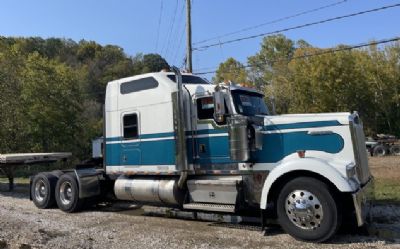 2005 Kenworth W900L 