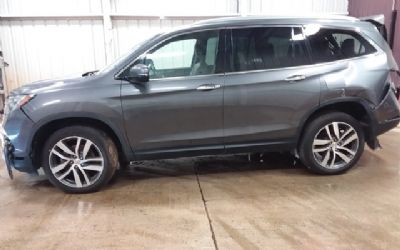 Photo of a 2017 Honda Pilot Touring AWD for sale