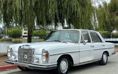 Photo of a 1971 Mercedes-Benz 280-Class for sale