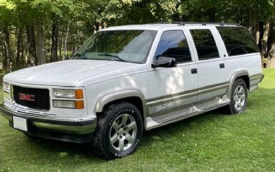 Photo of a 1999 GMC Suburban SUV for sale